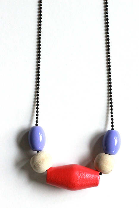 zoom on a pastel necklace by pop-a-porter