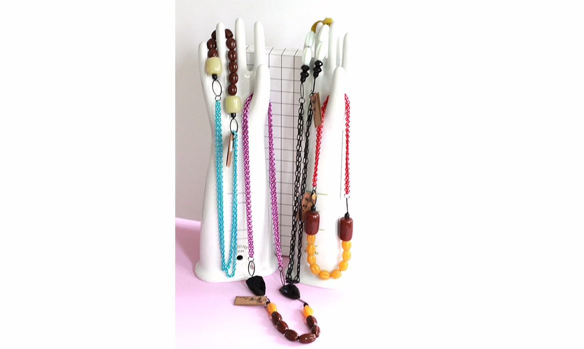 reversible necklaces-hand-wp