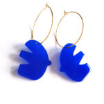 king blue acrylic bird pendant hanging on 18K gold plated Golden Creole by Pop-a-porter