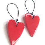 red heart acetate pendant earrings by pop-a-porter